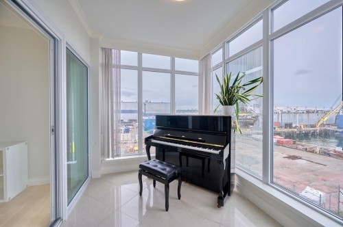 401-199 Victory Ship Way, North Vancouver, BC 