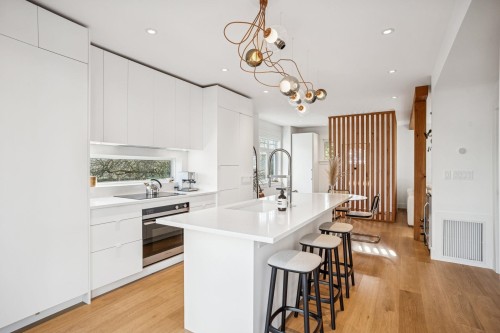 1851 16Th Avenue E, Vancouver, BC 