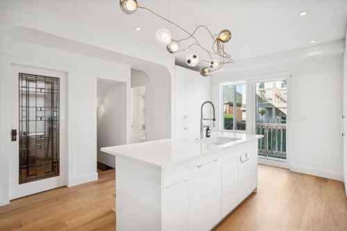 1851 16Th Avenue E, Vancouver, BC 