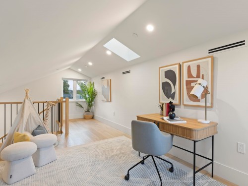 2-3919 18Th Avenue W, Vancouver, BC 