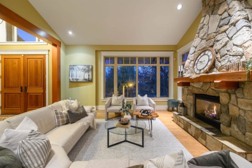 3402 Anne Macdonald Way, North Vancouver, BC 