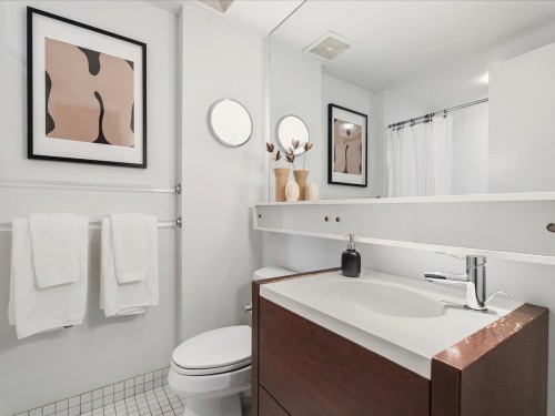 301-1275 Hamilton Street, Vancouver, BC 