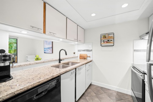 3192 Mountain Highway, North Vancouver, BC 