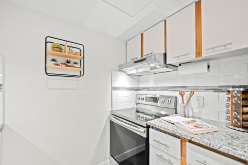 3192 Mountain Highway, North Vancouver, BC 