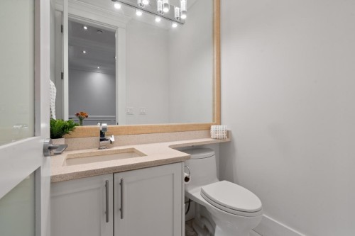 5058 Dunbar Street, Vancouver, BC 