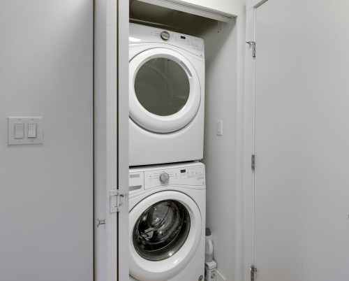 206-1061 Marine Drive, North Vancouver, BC 