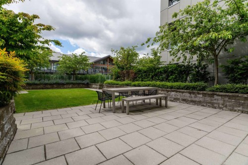 206-1061 Marine Drive, North Vancouver, BC 