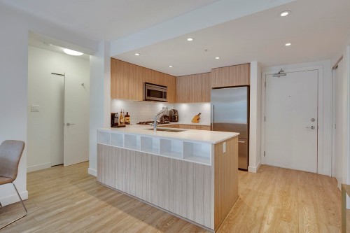 206-1061 Marine Drive, North Vancouver, BC 