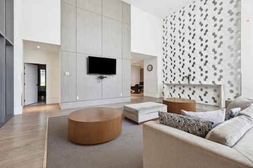 1608-680 Seylynn Crescent, North Vancouver, BC 