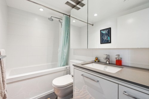 1608-680 Seylynn Crescent, North Vancouver, BC 