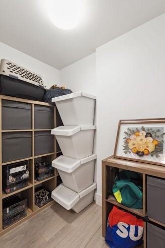 1608-680 Seylynn Crescent, North Vancouver, BC 