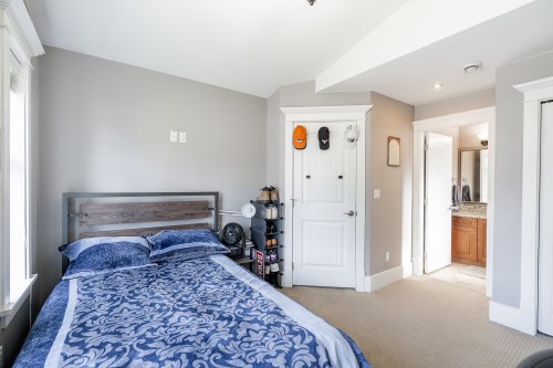 8588 Armstrong Avenue, Burnaby, BC 