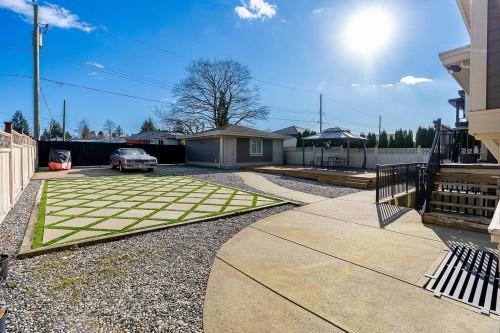 8588 Armstrong Avenue, Burnaby, BC 