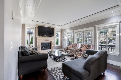 8588 Armstrong Avenue, Burnaby, BC 