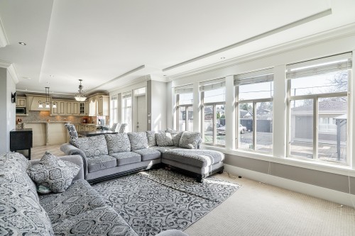 8588 Armstrong Avenue, Burnaby, BC 