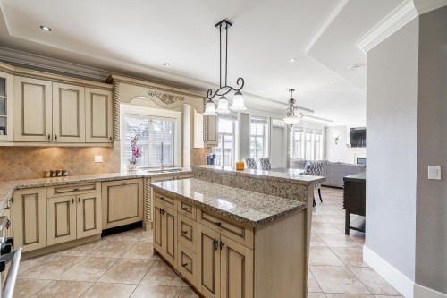 8588 Armstrong Avenue, Burnaby, BC 