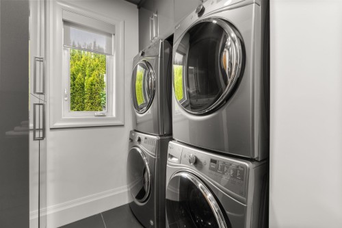 1265 Queens Avenue, West Vancouver, BC 