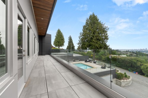 1265 Queens Avenue, West Vancouver, BC 