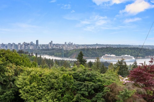 1265 Queens Avenue, West Vancouver, BC 