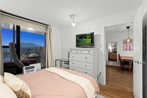 807-683 Victoria Park W, North Vancouver, BC 