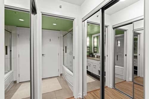 807-683 Victoria Park W, North Vancouver, BC 