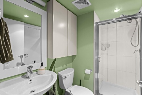 807-683 Victoria Park W, North Vancouver, BC 