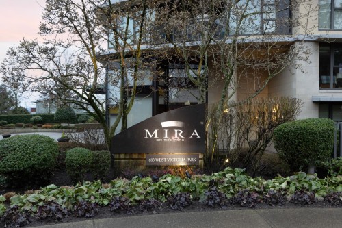 807-683 Victoria Park W, North Vancouver, BC 