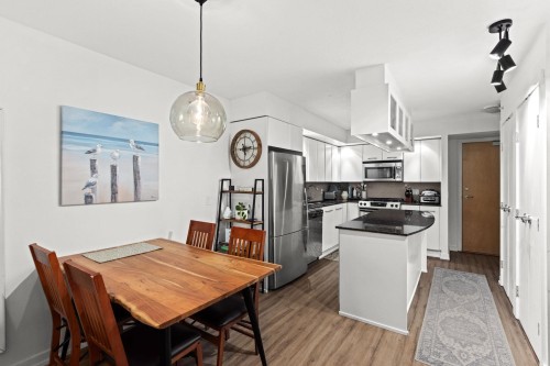 807-683 Victoria Park W, North Vancouver, BC 