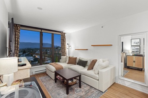 807-683 Victoria Park W, North Vancouver, BC 