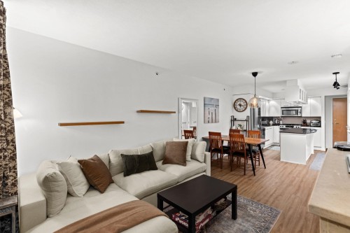 807-683 Victoria Park W, North Vancouver, BC 