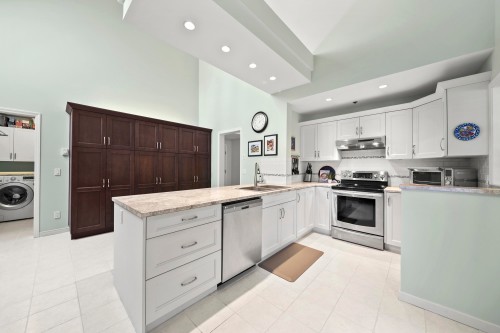 401-1154 Westwood Street, Coquitlam, BC 