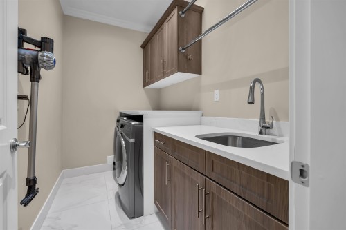 8168 Hunter Street, Burnaby, BC 