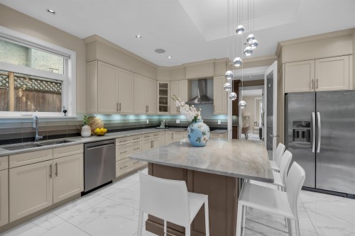 8168 Hunter Street, Burnaby, BC 