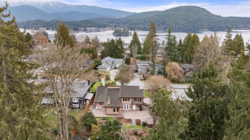 667 Fairway Drive, North Vancouver, BC 