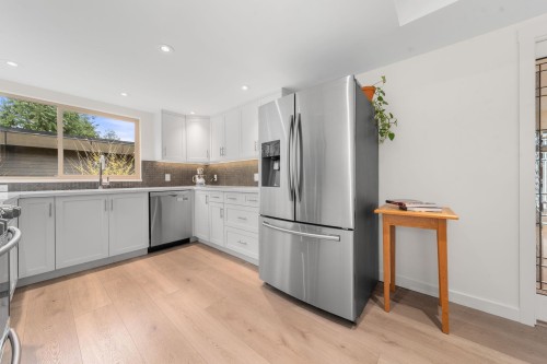 667 Fairway Drive, North Vancouver, BC 