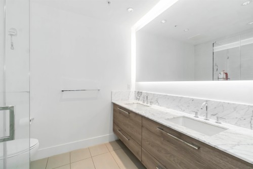 402-7388 Kingsway, Burnaby, BC 