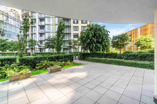 402-7388 Kingsway, Burnaby, BC 