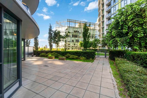 402-7388 Kingsway, Burnaby, BC 