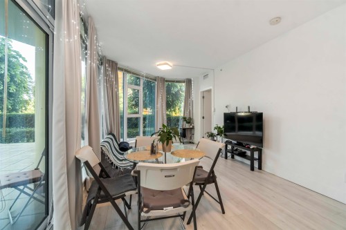 402-7388 Kingsway, Burnaby, BC 