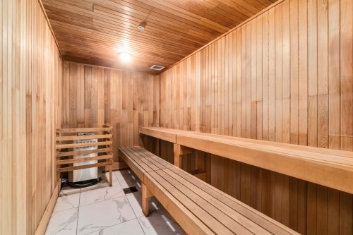 402-7388 Kingsway, Burnaby, BC 