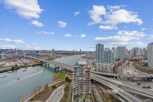 2705-918 Cooperage Way, Vancouver, BC 