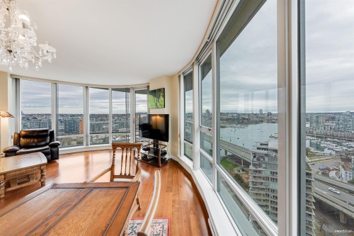 2705-918 Cooperage Way, Vancouver, BC 