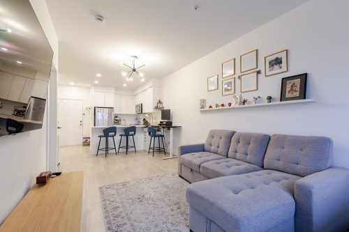 211-808 Gauthier Avenue, Coquitlam, BC 