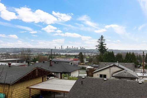 211-808 Gauthier Avenue, Coquitlam, BC 