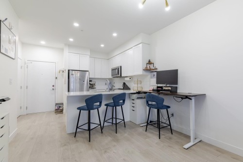 211-808 Gauthier Avenue, Coquitlam, BC 