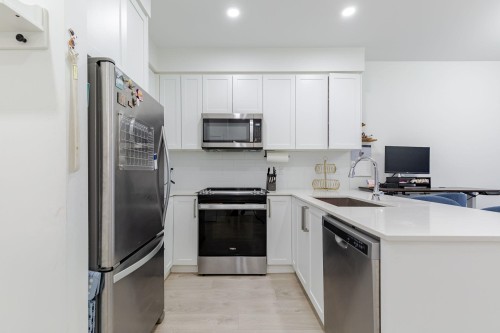 211-808 Gauthier Avenue, Coquitlam, BC 