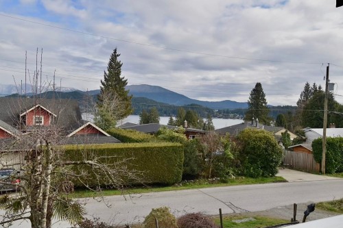 631 Wyngaert Road, Gibsons, BC 