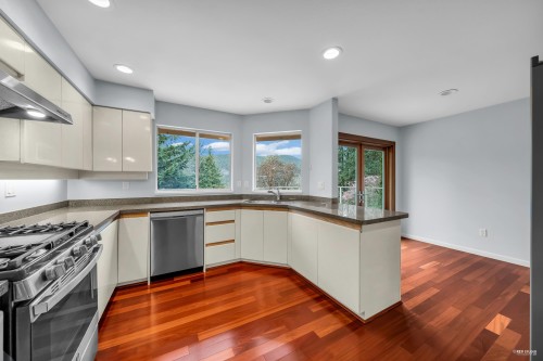5456 Keith Road, West Vancouver, BC 