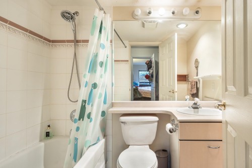 310-5855 Cowrie Street, Sechelt, BC 