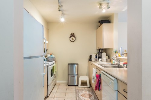 310-5855 Cowrie Street, Sechelt, BC 